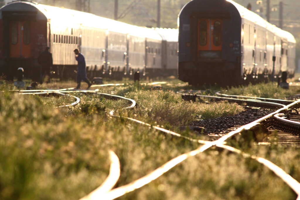 Tren ajuns pe traseu greșit la Galați: anchetă și dosar penal