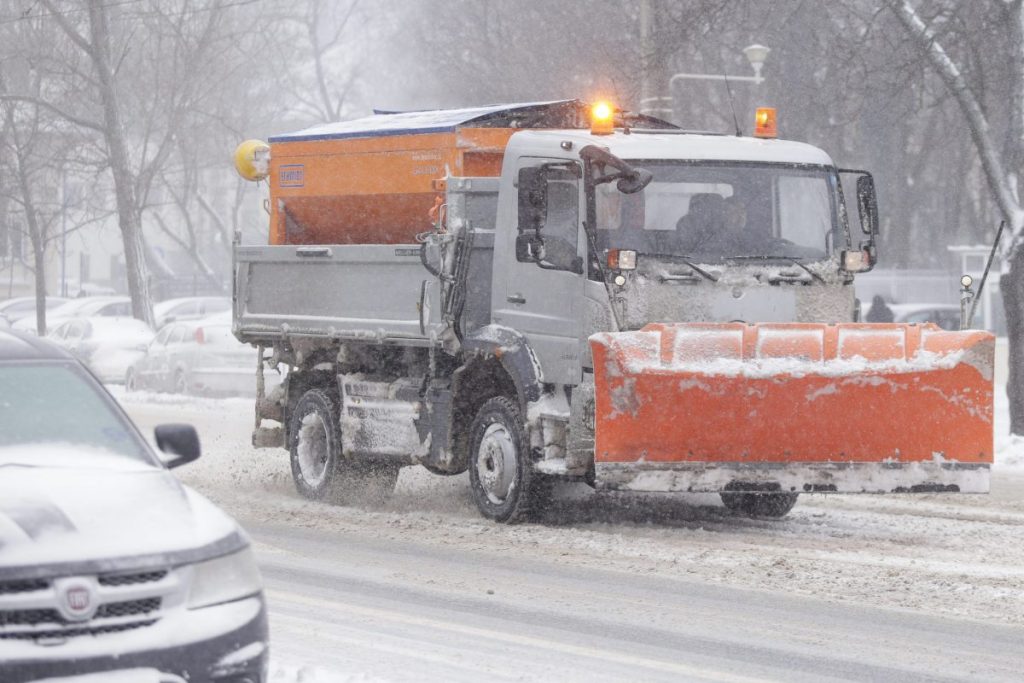 Poluarea în București crește din cauza materialului antiderapant de iarnă