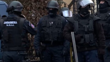 Angajații unei primării din Bistrița-Năsăud, acuzați că furau ajutoare de încălzire