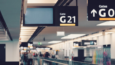 Zăpada închide temporar Aeroportul din Viena