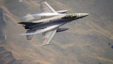 Miruță: 4 piloți F-16 trimiși în SUA primesc 575.000 dolari pentru închiriat mașini