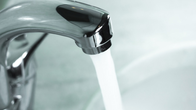 Apa de la Curtea de Argeş, infestată din nou cu bacteria Clostridium perfringens
