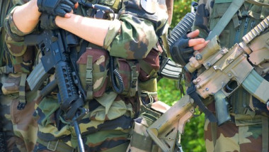 Soldat francez moare în „ruleta rusească” cu colegii săi