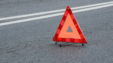 Tragedie pe drumuri: 2 morți într-un accident între microbuz și mașină