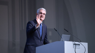 Criza politică: România riscă să piardă miliarde, spune Pîslaru