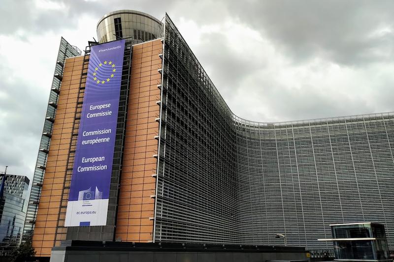 Comisia Europeană avertizează România după legea decarbonizării