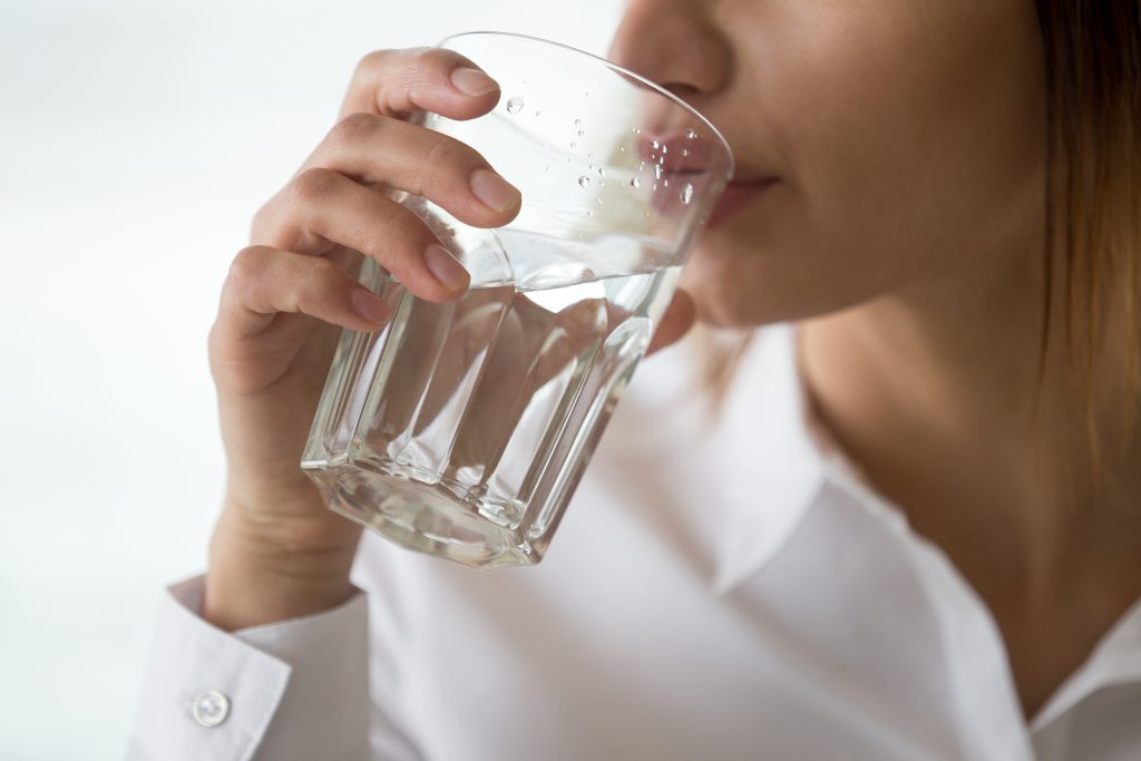 Constipația: medicamentele și deshidratarea, principalele cauze. Rolul fibrelor și vitaminei D
