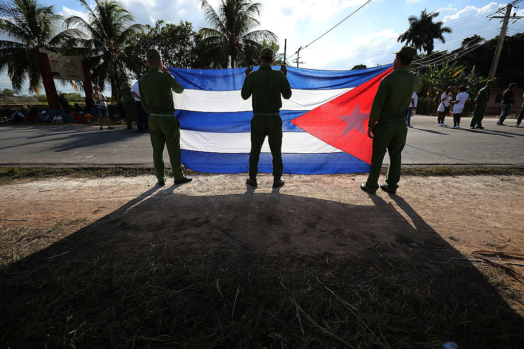 Cuba reîncepe parțial curentul, președintele jură rezistență contra SUA
