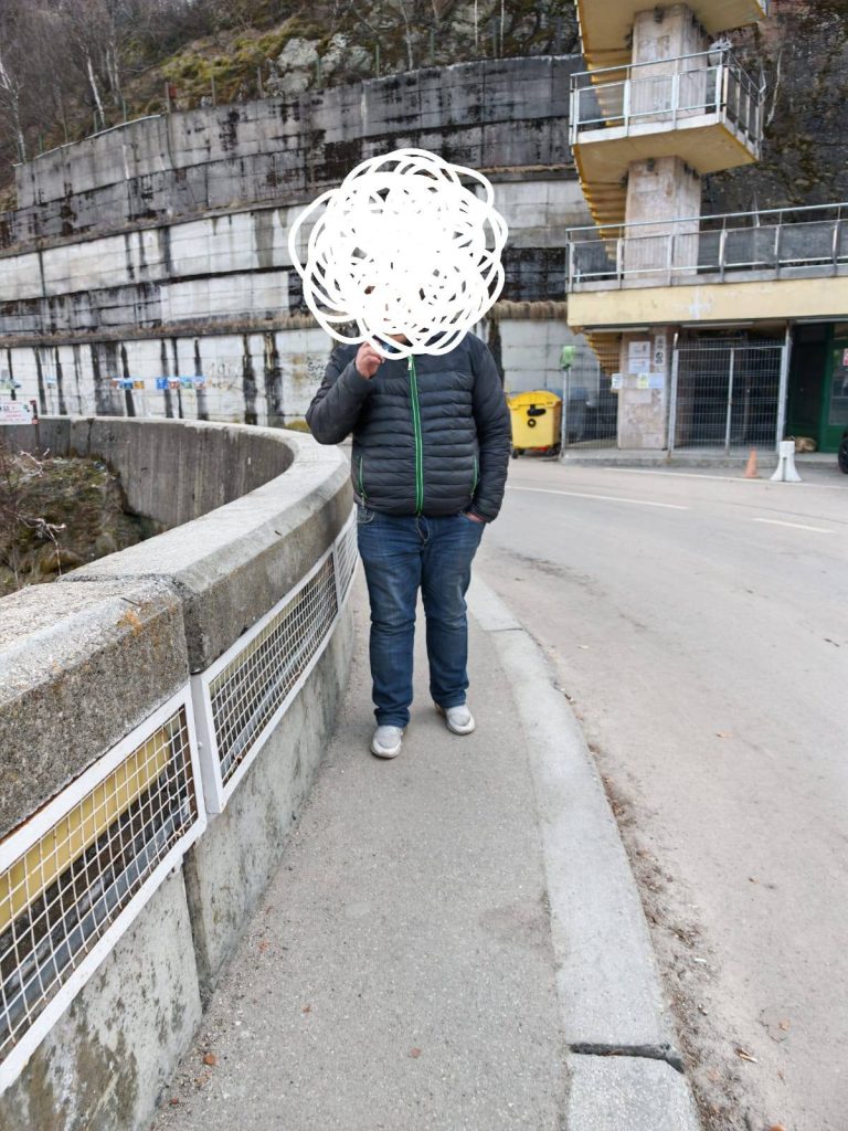 Bărbat cu probleme psihice posibil, găsit pe Transfăgărășan, spune că a mers pe jos de la Cluj