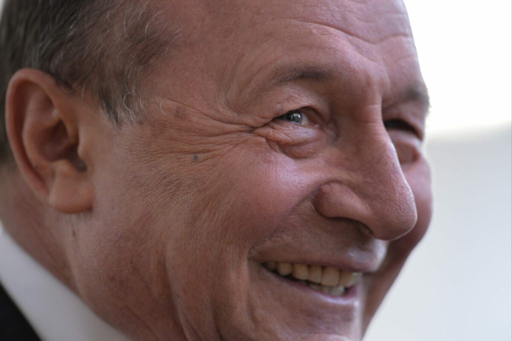 Băsescu: Europa scapă de criza energetică gravă din cauza Strâmtorii Ormuz blocată