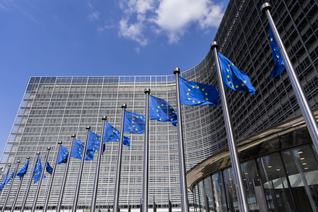 UE schimbă regulile siguranței chimice fără Parlamentul