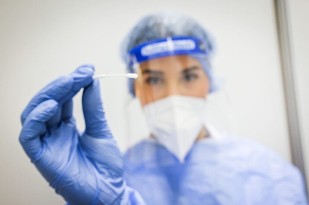 Pandemia COVID-19: 150.000 de decese neînregistrate la început – studiu