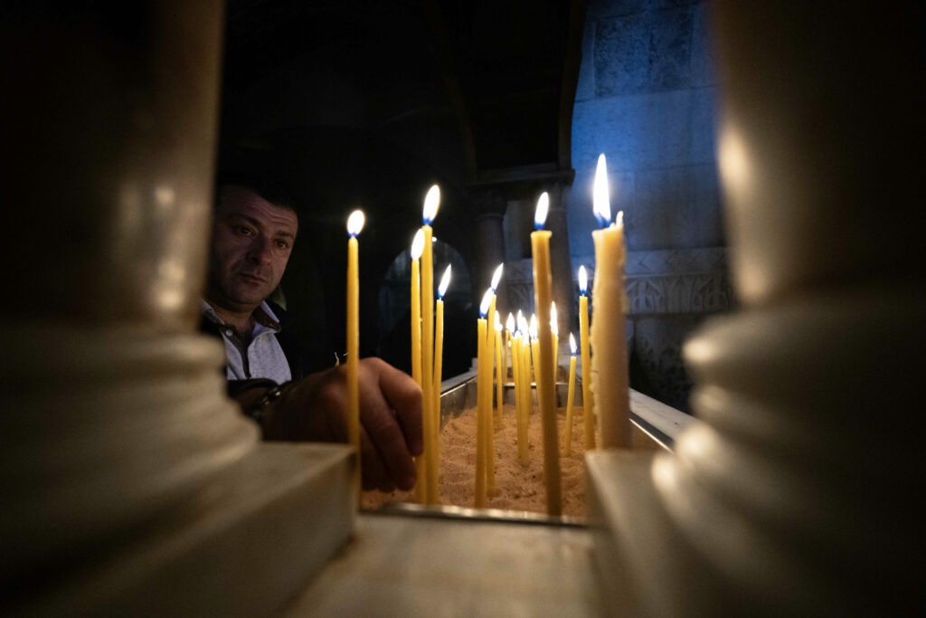 Spania sărbătorește Săptămâna Mare: Antonio Banderas printre mii de oameni la procesiuni