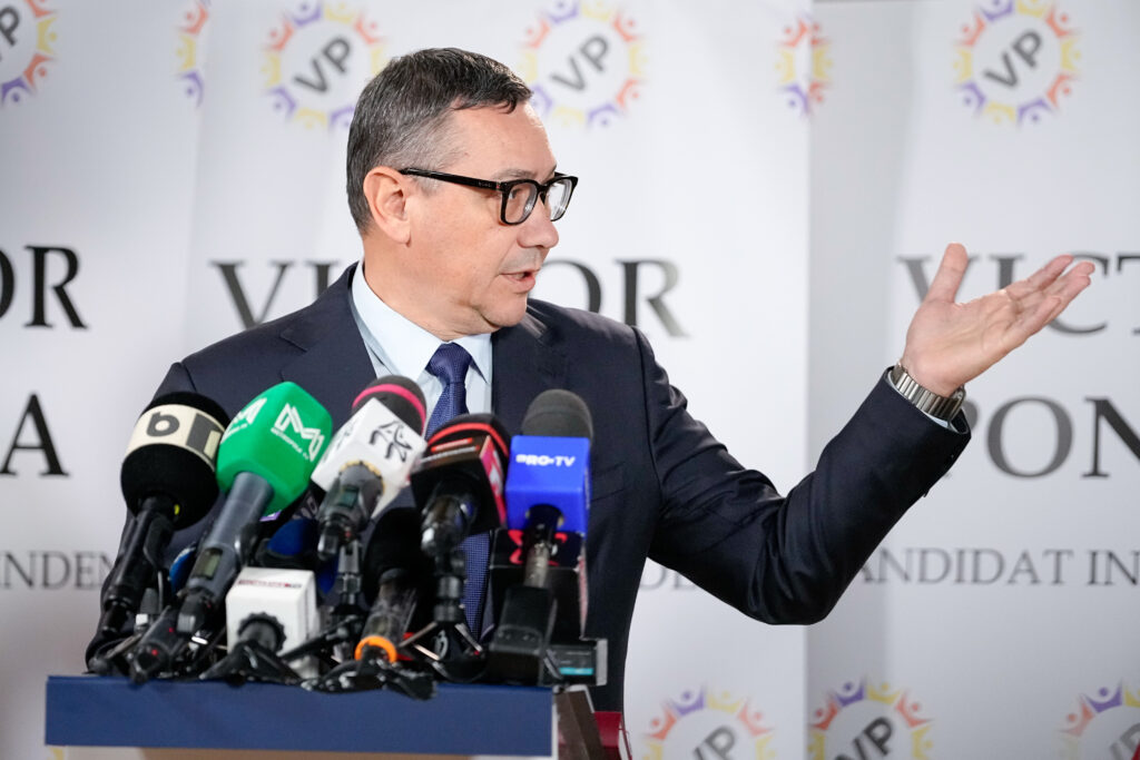 Ponta reacționează dur: USR-iștii primesc bani ca să-mi jignească copilul