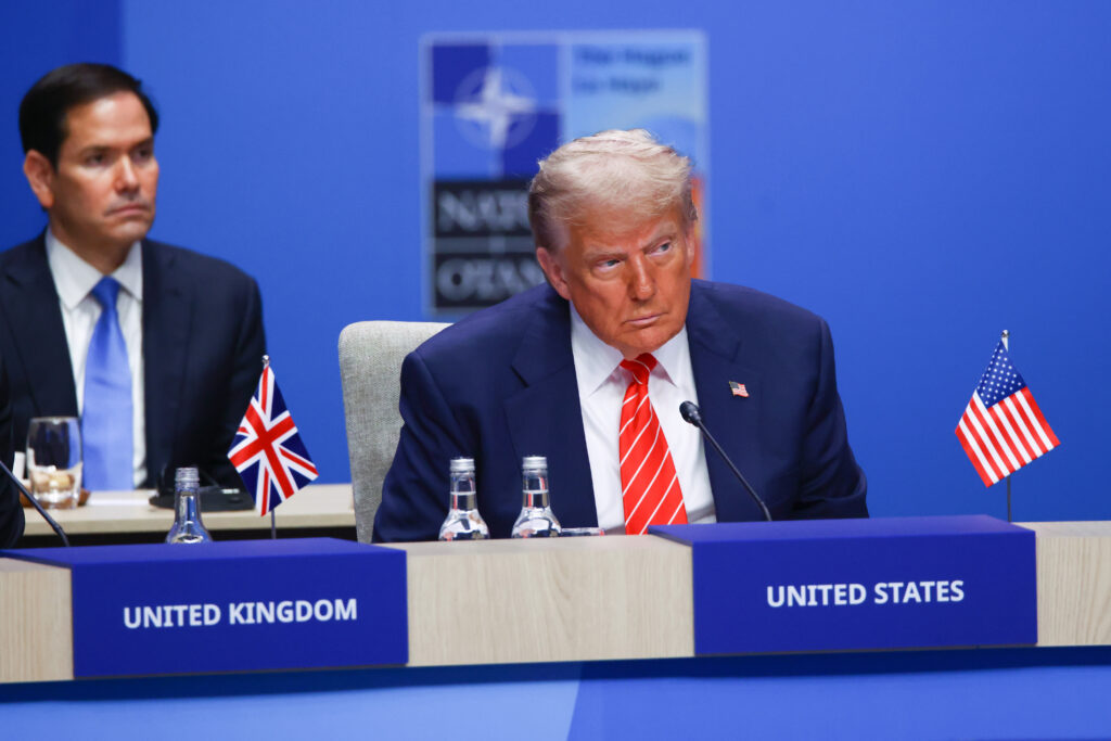 Trump înarmează criticile la NATO pentru războiul din Iran