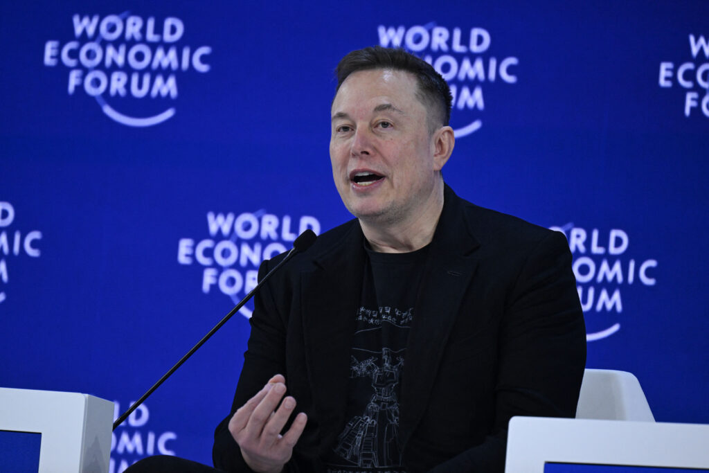 Musk lansează proiectul de cipuri AI proprii