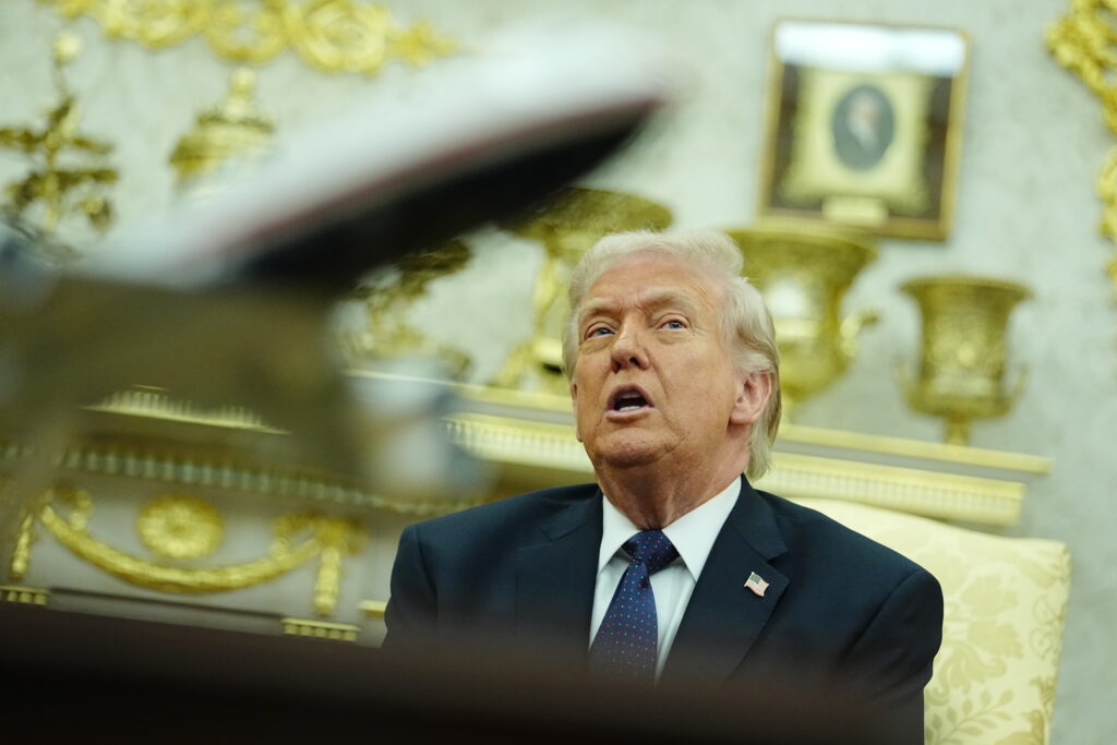 Trump vrea mii de soldați suplimentari în Orient, pentru războiul cu Iran