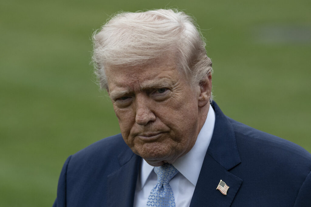 Înfrângere dură pentru Trump: o democrată câștigă alegerile în Mar-a-Lago