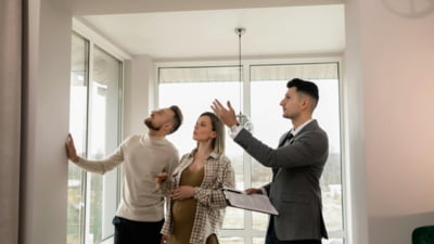 Tensiunile globale schimbă regulile pe piața imobiliară. Ce se întâmplă acum