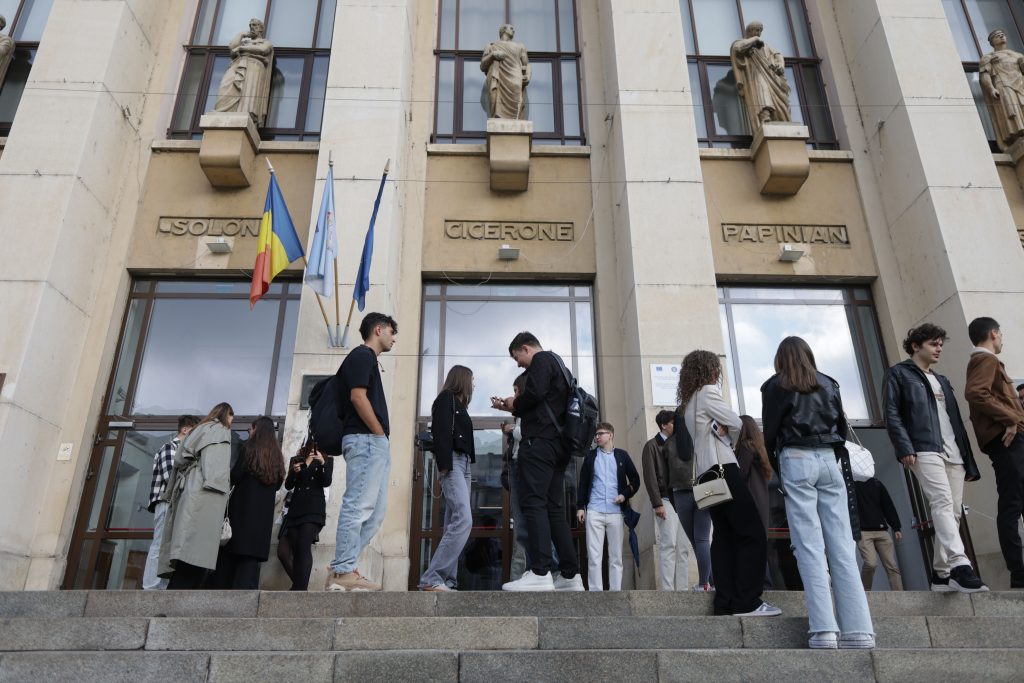 Tăieri drastice la universitatea din România: rectorul dezvăluie motivul