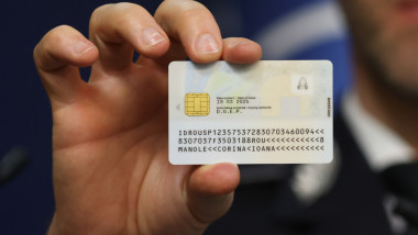 Guvernul vine cu soluții pentru români privind cartea electronică de identitate