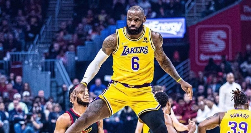 LeBron James scrie istorie: record de meciuri în NBA