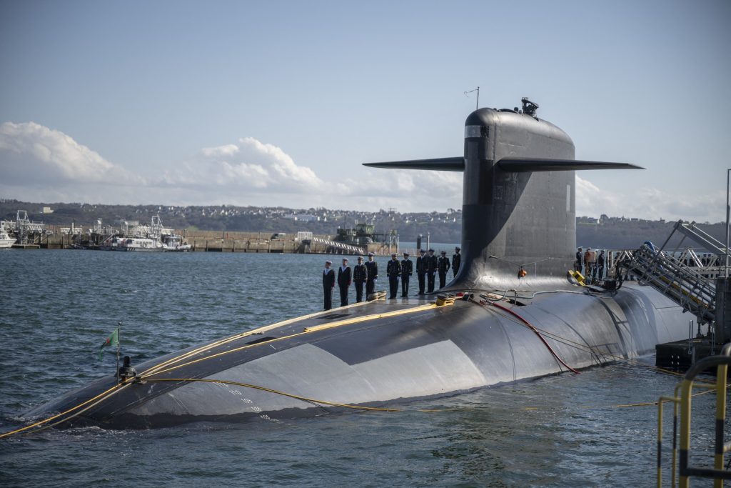 Româncă acuzată în UK pentru tentativă de intruziune într-o bază navală nucleară cu un iranian