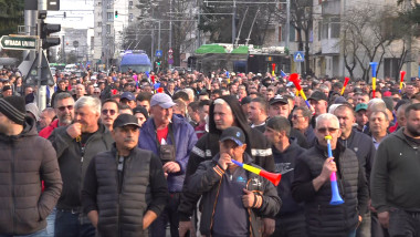 Proaste în masă la Târgu Jiu, amenințări de extindere la București