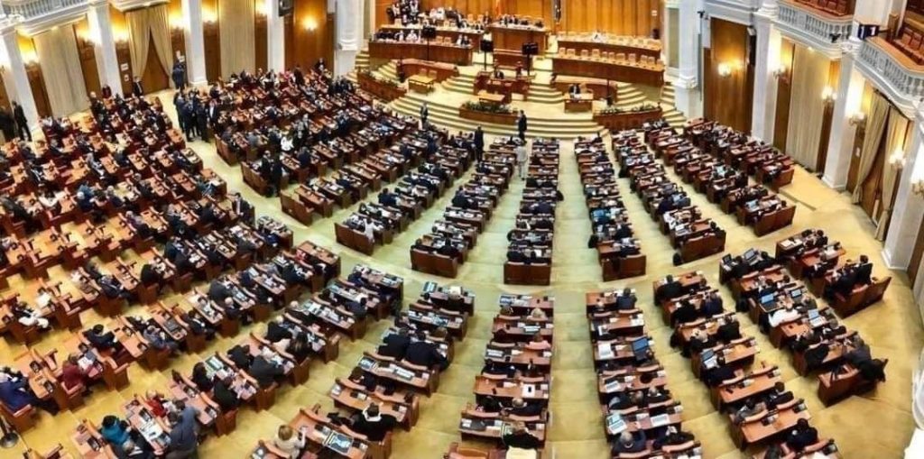 Tensiuni în coaliție: Grindeanu convoacă liderii, Bolojan refuză