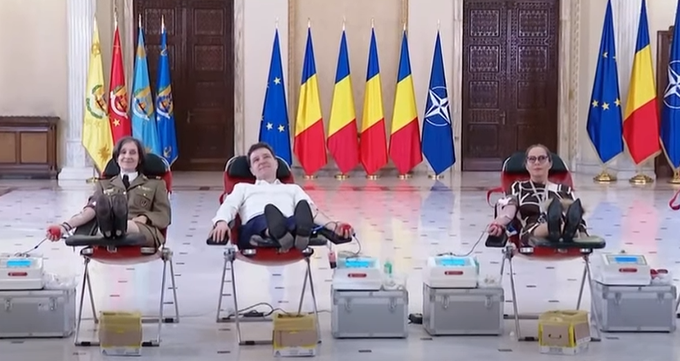 Nicușor Dan donează sânge la Cotroceni, face apel la români