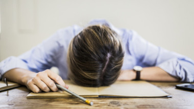 Senatul respinge legea burnout-ului: toate partidele, împotriva proiectului