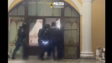Percheziții în București și 13 județe: Zeci de firme de reciclare suspectate de fraudă de 230 milioane lei