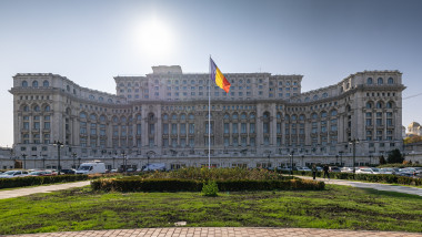 Comisiile de buget-finanţe din Parlament dezbat bugetul de stat pe 2026