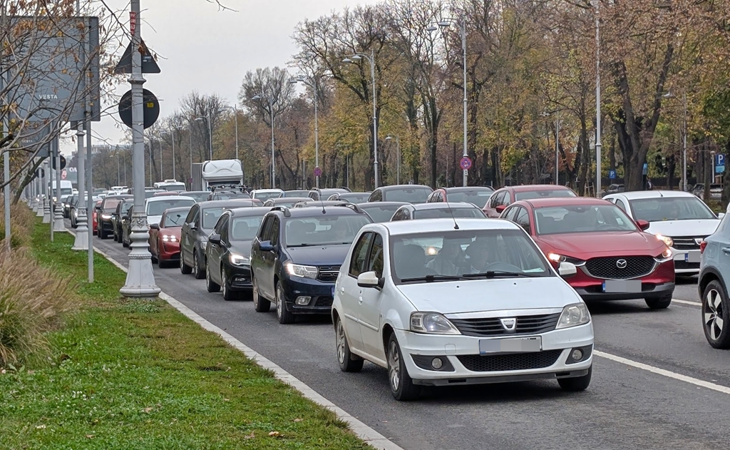 Sectorul 4: Taxa de regenerare urbană suspendată, ajutor de 200 lei pentru carburant