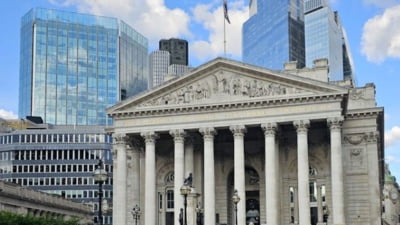 Nouă regulă pentru plata cu cardul în străinătate: 1 milion de români afectați
