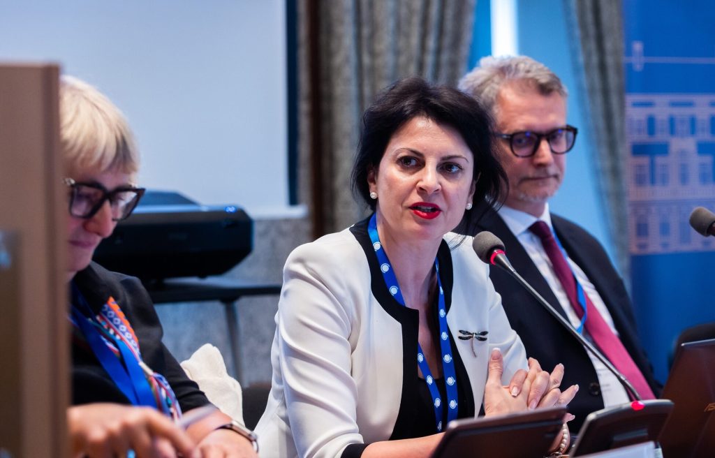 Ramona Milu, judecătoare CSM, numără „elefanții” din Justiție