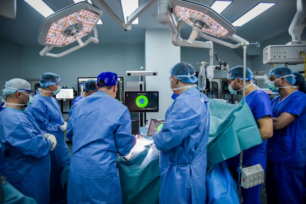 Protezarea robotică a genunchiului: avantaje și soluții inovatoare