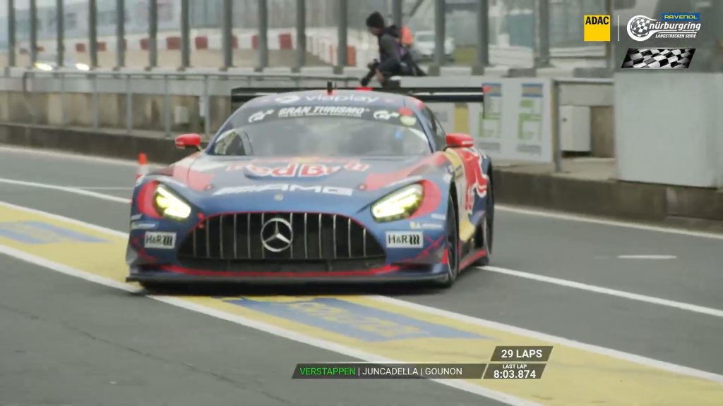 Verstappen domină NLS2 pe Nordschleife cu o victorie zdrobitoare