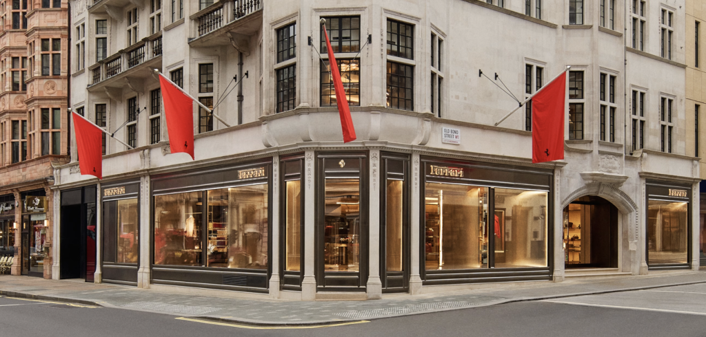 Ferrari inaugurează magazinul flagship pe Bond Street din Londra
