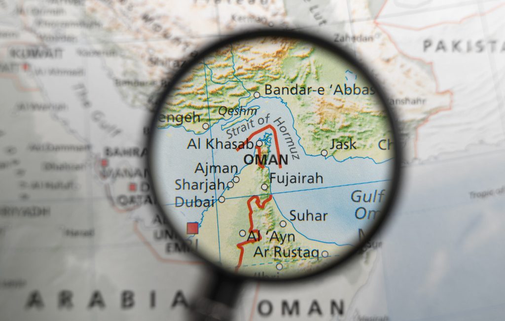 SUA lansează atacuri asupra instalațiilor de rachete iraniene lângă Strâmtoarea Ormuz