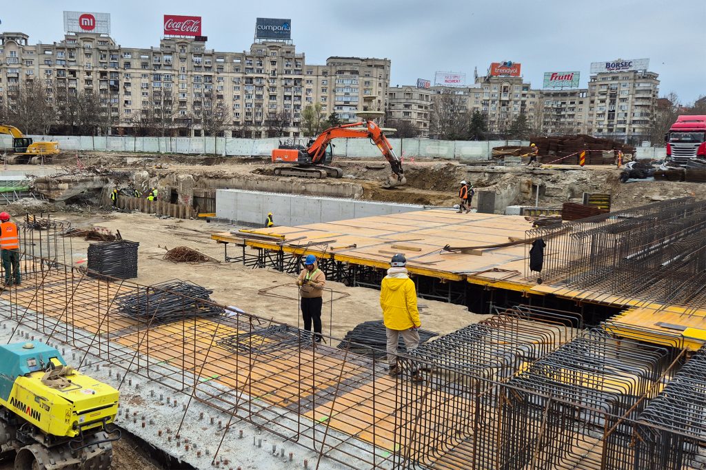Planșeul din Piața Unirii gata mai devreme, anunță Băluță