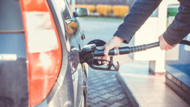 Preţul mediu al motorinei în UE a atins un maxim istoric. Țările în care au fost stabilite noi recorduri (Analiză)