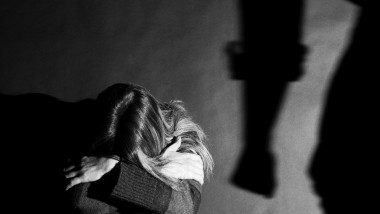 14 femei agresate pe oră în România: O comandă de pizza poate fi o salvare