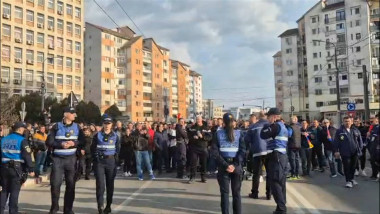 Proste în Gorj: sute de mineri ies în stradă după concedieri, trafic blocat