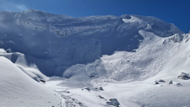 Zăpadă de 162 cm în România: atenționare pentru schiori