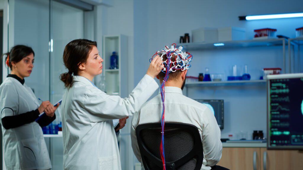 6 obiceiuri dăunătoare eliminate de un expert în neuroștiință pentru un creier mai puternic
