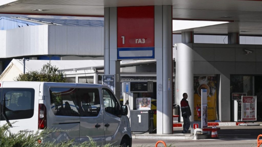 Români și europeni merg în Bulgaria pentru carburant și carne ieftină