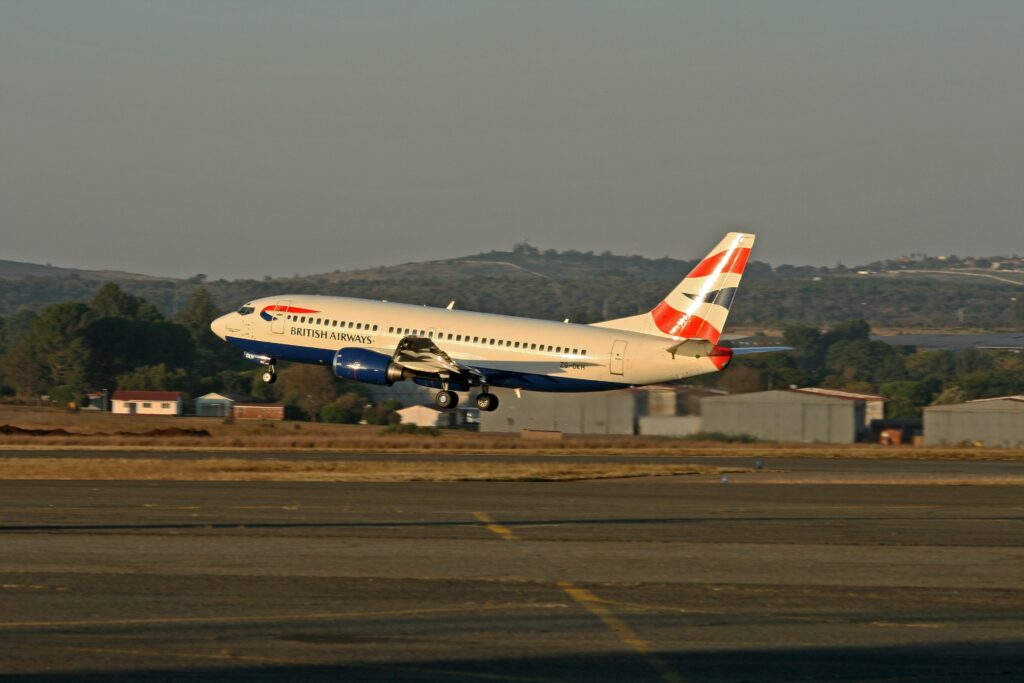 Pasagerii British Airways, 13 ore cu o femeie moartă în bucătărie