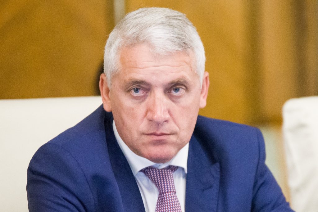 Angajat AEP, demisionat după concediu medical în Dubai.