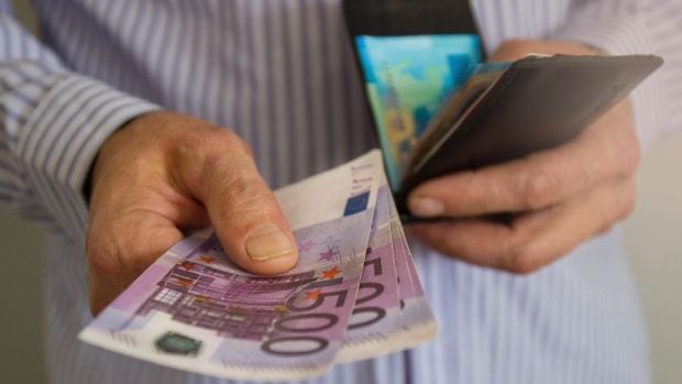 Document necesar pentru plăți în numerar peste 3.000 de euro în Austria